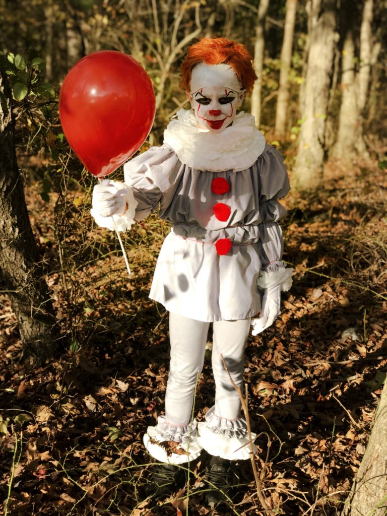 Halloween 2019 Easy No Sew DIY Pennywise Costume For Kids