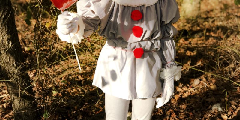 HOW TO MAKE A PENNYWISE COSTUME